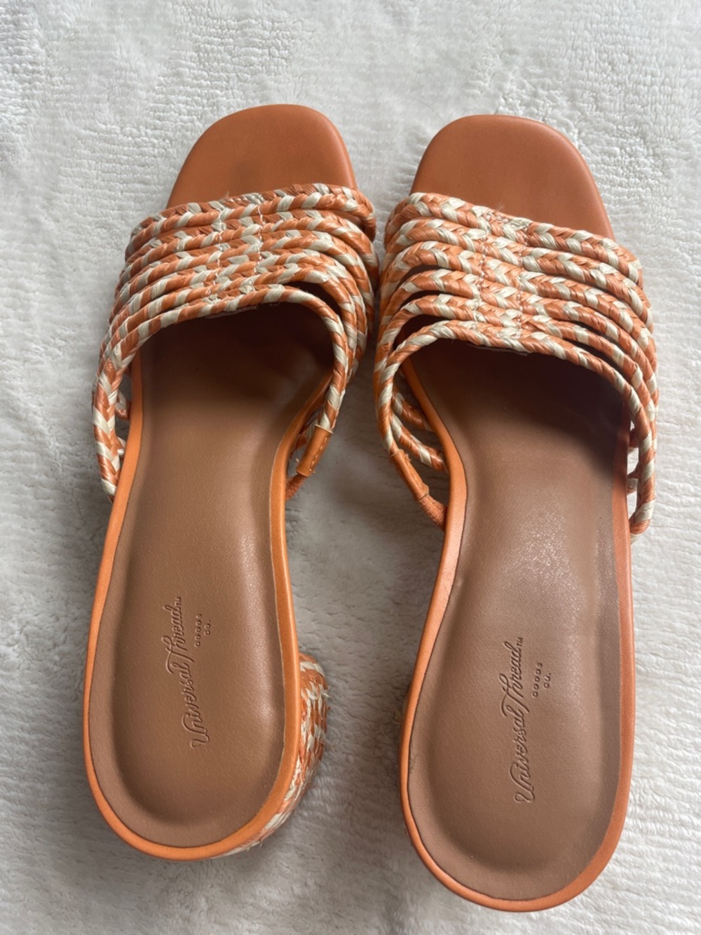 Universal Thread Heels - Picture 6 of 6